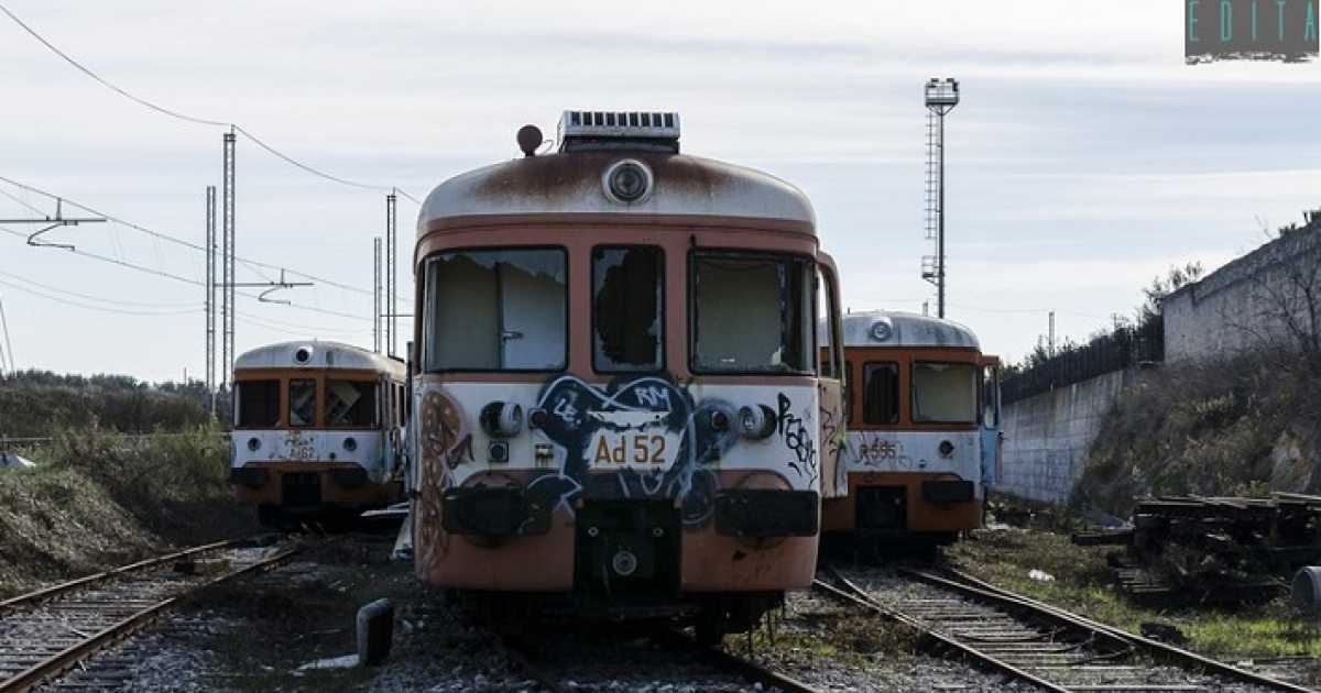 Mungivacca, l� dove giacciono 41 treni abbandonati: � il "cimitero dei rotabili"